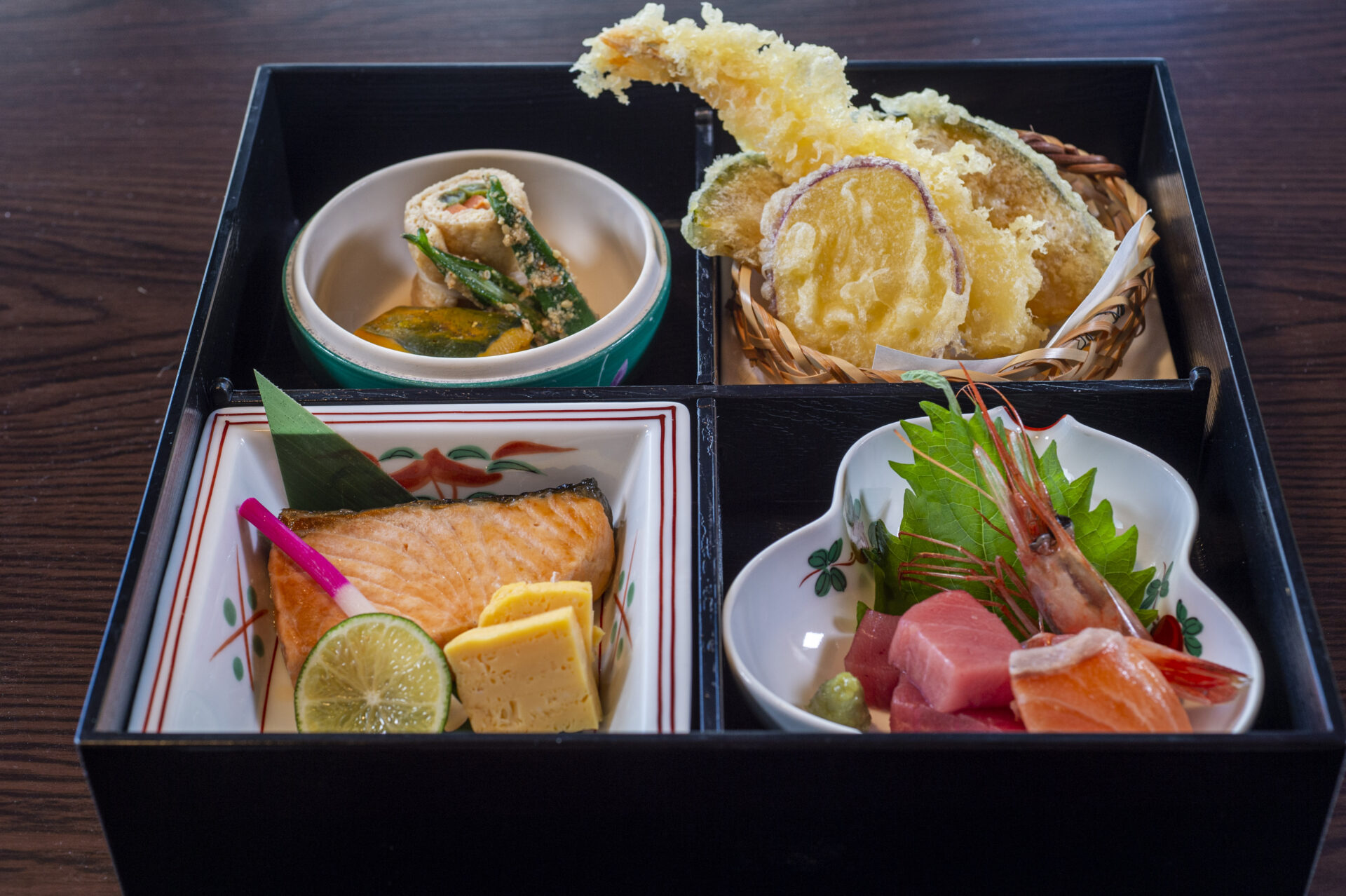 松花堂弁当（花鳥風月の4種類）